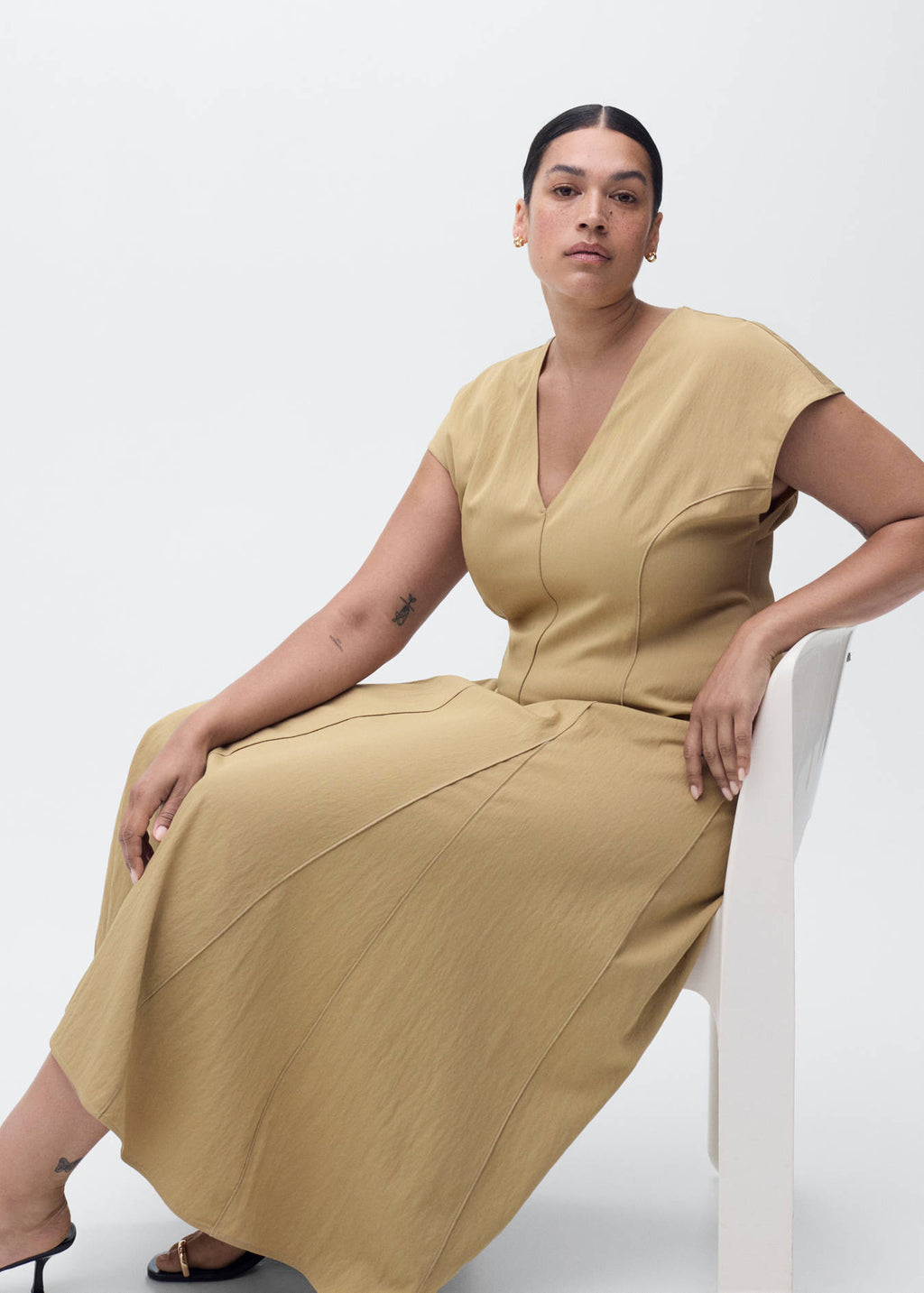 Mango Beige V-Neck Midi Dress – Size M