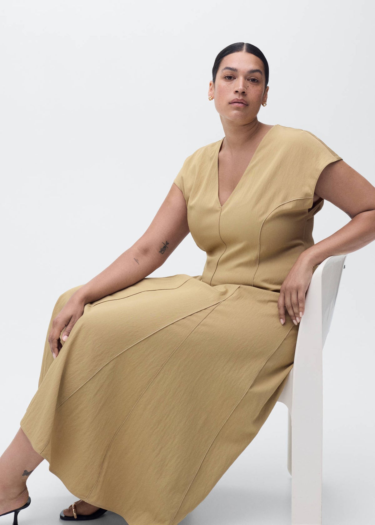 Mango Beige V-Neck Midi Dress – Size M